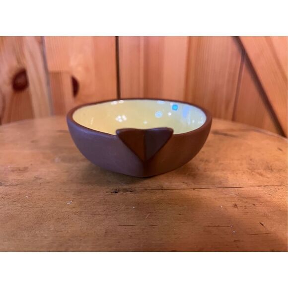 Pigeon Forge Pottery Glazed 4” Small Bowl w/ Handle Spout Yellow Vintage - Picture 5 of 6